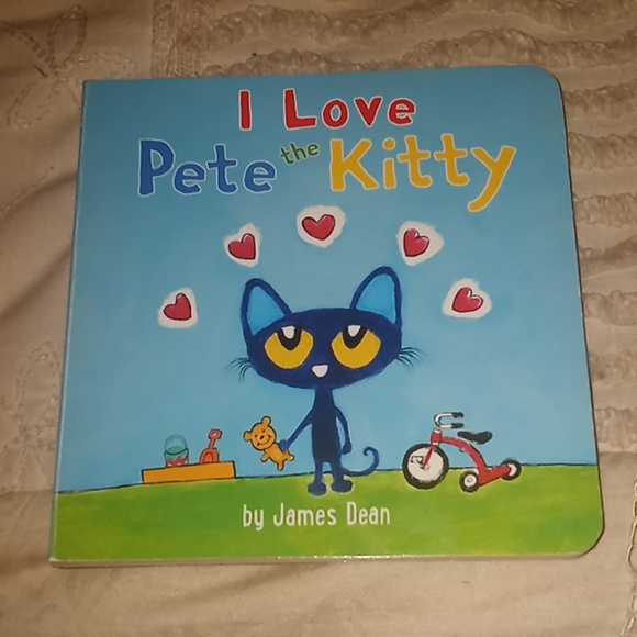 Scholastic Pete the Cat Book Bundle 1 Paperback 1 Hardcopy - Picture 4 of 7